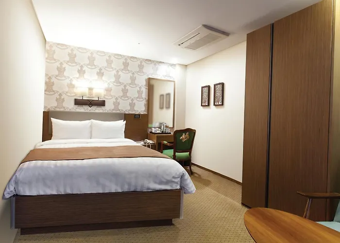 Hotel Myeongdong 4*